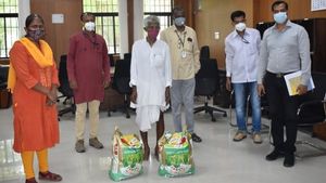 ಲಾಕ್‌ಡೌನ್; ಜನರ ಕಷ್ಟಕ್ಕೆ ಮಿಡಿದ ಅಜೀಂ ಪ್ರೇಮ್‌ ಜಿ ಫೌಂಡೇಷನ್