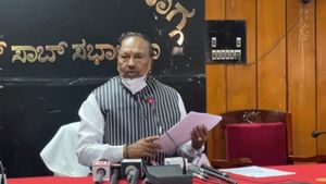 ಸಿಎಂ ಮೇಲೆ ನಂಬಿಕೆ ಇಲ್ಲದಿದ್ದರೆ ಸಚಿವ ಸ್ಥಾನ ಬಿಡಿ; ಈಶ್ವರಪ್ಪ 