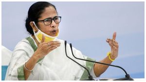 ಯಾಸ್ ಚಂಡಮಾರುತ: 20,000 ಕೋಟಿ ಪರಿಹಾರ ನೀಡುವಂತೆ ಕೇಂದ್ರಕ್ಕೆ ಸಿಎಂ ಮಮತಾ ಮನವಿ