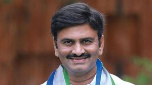 ರೆಬೆಲ್ ವೈಎಸ್‌ಆರ್‌ ಕಾಂಗ್ರೆಸ್‌ ಸಂಸದ ರಾಮಕೃಷ್ಣರಾಜುಗೆ ಜಾಮೀನು 