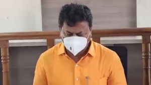 ಸ್ವಪಕ್ಷೀಯ ಸಚಿವರ ವಿರುದ್ಧವೇ ಹರಿಹಾಯ್ದ ರೇಣುಕಾಚಾರ್ಯ! 