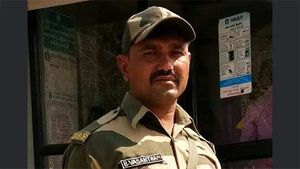 ಅನಾರೋಗ್ಯದಿಂದ ಅಗಲಿದ ಯೋಧನಿಗೆ ಗೌರವದ ವಿದಾಯ 