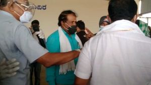 ಹೊನ್ನಾಳಿ ಮಾಜಿ ಶಾಸಕ ಶಾಂತನಗೌಡ ಮಹಿಳೆಯರ ಕ್ಷಮೆಯಾಚಿಸಿದ್ದು ಯಾಕೆ? 