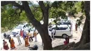 ಚಾಮರಾಜನಗರ; ಪಾರ್ವತಿಬೆಟ್ಟದಲ್ಲಿ ನಡೆದಿದ್ದು ಪೂಜೆನಾ, ಮದುವೆನಾ? 
