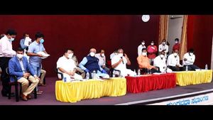 ಕೋವಿಡ್ ಕೇರ್ ಸೆಂಟರ್‌ಗಳಲ್ಲಿ ಲೋಪದೋಷವಾದರೆ ಅಧಿಕಾರಿಗಳೇ ಹೊಣೆ