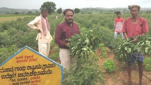 ಕರಿಬೇವು ಬೆಳೆದು ಲಾಭಗಳಿಸಿದ ಧಾರವಾಡದ ರೈತ