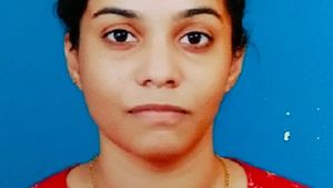 ಮಂಗಳೂರು; ಗಾಂಜಾ ಸಾಗಣೆ ಮಾಡುತ್ತಿದ್ದ ವೈದ್ಯೆಯ ಬಂಧನ 