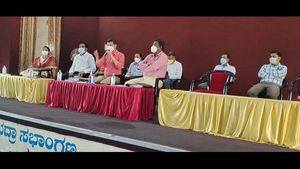 ದಾವಣಗೆರೆ: ಅಗತ್ಯ ವಸ್ತುಗಳ ಖರೀದಿಗೆ 3 ದಿನಗಳ ಅನುಮತಿ 