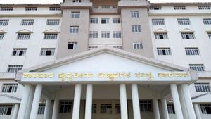 ಕೋವಿಡ್ ಸೋಂಕಿತರ 'ಮನಸ್ಸಿನ ಆರೋಗ್ಯಕ್ಕೆ ಆಪ್ತ ಮಾತು’ 