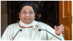 ಎಲ್ಲರೂ ಲಸಿಕೆ ಪಡೆದುಕೊಳ್ಳಿ, ಲಸಿಕೆ ಹೆಸರಲ್ಲಿ ರಾಜಕೀಯ ಬೇಡ: ಮಾಯಾವತಿ