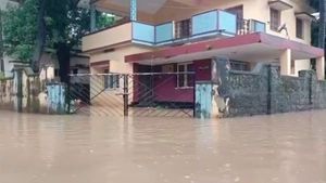 ದಕ್ಷಿಣ ಕನ್ನಡದಲ್ಲಿ ಮಳೆ ಅಬ್ಬರ; ತಗ್ಗು ಪ್ರದೇಶ ಜಲಾವೃತ 