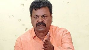 ಕೋವಿಡ್ ನಿಯಮಾವಳಿ ಉಲ್ಲಂಘಿಸಿದ ರೇಣುಕಾಚಾರ್ಯ ವಿರುದ್ಧ ದೂರು