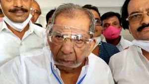 ಹೆಚ್ಚುವರಿ 200 ಲಸಿಕೆ ನೀಡಿಕೆ: ಸಂಸದ ಸಿದ್ದೇಶ್ವರ್ ವಿರುದ್ಧ ಶಾಮನೂರು ಗರಂ! 