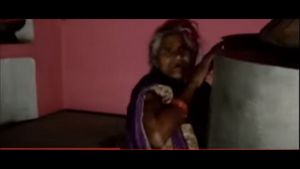ಕೊರೊನಾವೈರಸ್ ಲಸಿಕೆಗೆ ಹೆದರಿ ಮನೆಯ ಡ್ರಮ್ ಹಿಂದೆ ಅಡಗಿ ಕುಳಿತ ಅಜ್ಜಿ!