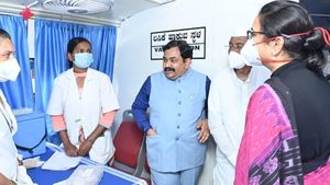 ಚಿತ್ರಗಳು; ಕರ್ನಾಟಕದ ಮೊದಲ ಕೋವಿಡ್ ಲಸಿಕೆ ಸಂಚಾರಿ ವಾಹನ 
