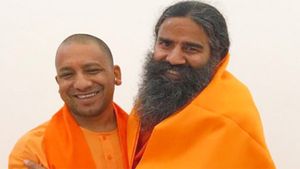 ಸಿಎಂ ಯೋಗಿ, ಬಾಬಾ ರಾಮ್‌ದೇವ್‌ ಪುಸ್ತಕಗಳು ಯುಪಿ ವಿವಿಗಳ ತತ್ವಶಾಸ್ತ್ರ ವಿದ್ಯಾರ್ಥಿಗಳ ಪಠ್ಯ 