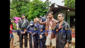 ಕಾರವಾರದಲ್ಲಿ ಮನೆಗಳು ನೆಲಸಮ; ಕಣ್ಣೀರಿಟ್ಟ ಕುಟುಂಬಗಳು