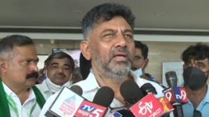 ಕಾಂಗ್ರೆಸ್‌ಗೆ ಬರುವವರು ಅರ್ಜಿ ಹಾಕಲಿ, ಪರಿಶೀಲನೆ ಮಾಡ್ತೇನೆ; ಆಫರ್ ಕೊಟ್ಟ ಡಿಕೆಶಿ