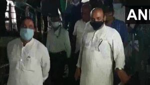 ಪ್ರಹ್ಲಾದ್ ಜೋಶಿ ಭೇಟಿಯಾದ ಬಸವರಾಜ ಬೊಮ್ಮಾಯಿ!