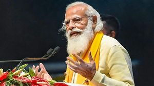  ರಾಜ್ಯದ ನೂತನ ಸಿಎಂಗೆ ಅಭಿನಂದಿಸಿ ಯಡಿಯೂರಪ್ಪ ಕಾರ್ಯ ಶ್ಲಾಘಿಸಿದ ಮೋದಿ