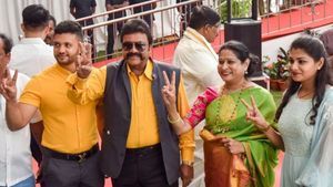ಅಜ್ಜನಾದ ಖುಷಿಯಲ್ಲಿ ಕೌರವ ಬಿ.ಸಿ. ಪಾಟೀಲ್!