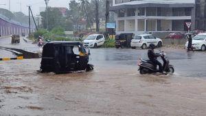 ಕರಾವಳಿ, ಮಲೆನಾಡಿನಲ್ಲಿ ಧಾರಾಕಾರ ಮಳೆ: ಜನಜೀವನ ಅಸ್ತವ್ಯಸ್ತ, ಅಪಾರ ಹಾನಿ