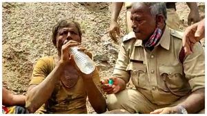 ರಾಮನಗರ; ನೀರಿನ ಪೈಪ್‌ನಲ್ಲಿ ಸಿಲುಕಿದ್ದ ರೈತನ ರಕ್ಷಣೆ 