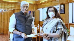 ಕೆಆರ್‌ಎಸ್ ಸುತ್ತ ಗಣಿಗಾರಿಕೆ; ಕೇಂದ್ರ ಸಚಿವರನ್ನು ಭೇಟಿಯಾದ ಸುಮಲತಾ 
