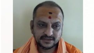 ಬಿಜೆಪಿ ನಾಯಕರಿಗೆ ಎಚ್ಚರಿಕೆ ಕೊಟ್ಟ ದಯಾನಂದ ಪುರಿ ಮಾಹಾ ಸ್ವಾಮೀಜಿ 