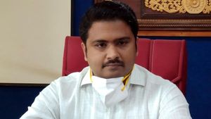 ಕೋವಿಡ್: ಉತ್ತರ ಕನ್ನಡದಲ್ಲಿ ಮದುವೆಗೆ 50 ಜನ ಮಾತ್ರ, ದೇವಾಲಯಗಳಲ್ಲಿ ಸೇವೆ ಬಂದ್!