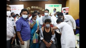 ರಾಮನಗರ ಜಿಲ್ಲೆ ರೈತರಿಗೆ ಉಚಿತ ಕೋವಿಡ್ ಲಸಿಕೆ ಹಾಕುವ ಅಭಿಯಾನ!