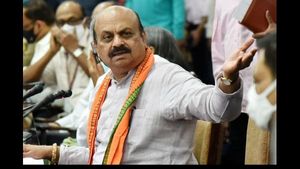 ಸಿಎಂ ಬೊಮ್ಮಾಯಿ ಪರ ನಿಂತು ಕೇರಳಿಗರಿಗೆ ಯು.ಟಿ.ಖಾದರ್ ಫುಲ್ ಕ್ಲಾಸ್