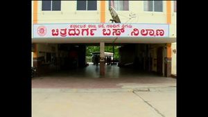 ಸ್ವಾತಂತ್ರ್ಯ ಬಂದು 75 ವರ್ಷವಾದರೂ ಸಾರಿಗೆ ಬಸ್ ಕಾಣದ ಚಿತ್ರದುರ್ಗದ ಹಳ್ಳಿಗಳು!