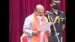 ಈಗ ತಾನೇ ಸಿಎಂ ಆಗಿದ್ದಾರೆ, ಅಶುಭ ನುಡಿಯಲಾರೆ: ಕೋಡಿಶ್ರೀಗಳ ಭವಿಷ್ಯದ ಅರ್ಥವೇನು?