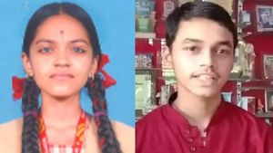ಚಿತ್ರದುರ್ಗ; ಇಬ್ಬರು ವಿದ್ಯಾರ್ಥಿಗಳಿಗೆ 625ಕ್ಕೆ 625 ಅಂಕ 