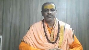 ವೈರಲ್ ವಿಡಿಯೋ; ಕರ್ನಾಟಕ ರಾಜಕೀಯದ ಬಗ್ಗೆ ವೆಂಕಪ್ಪಯ್ಯ ಒಡೆಯರ್ ಭವಿಷ್ಯ 