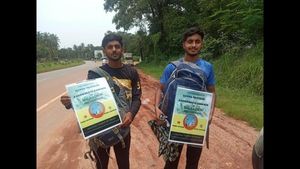 ಕಾಲ್ನಡಿಗೆಯಲ್ಲೇ ಕಾಶ್ಮೀರಕ್ಕೆ ಹೊರಟ ಬಂಟ್ವಾಳದ ಹುಡುಗರು!