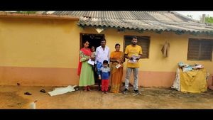  ರಾಮನಗರ: ರಸ್ತೆಗಾಗಿ ರಾಷ್ಟ್ರಪತಿಗಳಿಗೆ ದಯಾಮರಣ ಅರ್ಜಿ ಸಲ್ಲಿಸಿದ ನೊಂದ ಕುಟುಂಬ 
