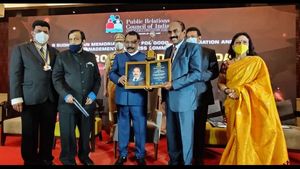 ಪ್ರೊ. ವೈ.ಎನ್. ಸಿದ್ದೇಗೌಡರ ಅಮೂಲ್ಯ ಸೇವೆಗೆ ಚಾಣಕ್ಯ ಪ್ರಶಸ್ತಿ ನೀಡಿ ಸನ್ಮಾನ 