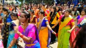 ವಿಡಿಯೋ: ಶಿವಮೊಗ್ಗದ ಆಚಾರ್ಯ ತುಳಸಿ ಕಾಲೇಜಿನಲ್ಲಿ ಕುಣಿದು ಕುಪ್ಪಳಿಸಿದ ವಿದ್ಯಾರ್ಥಿಗಳು