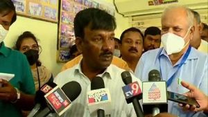ರಾಷ್ಟ್ರೀಯ ಪಕ್ಷಗಳು ಗೌಡರ ಮನೆಗೆ; ಕೇಂದ್ರ ಸಚಿವರ ತಿರುಗೇಟು 