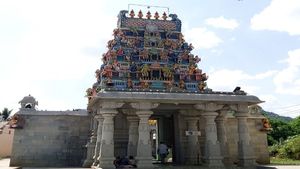 ಮಂಡ್ಯ ವಿಶೇಷ; ಹದ್ದಿನಕಲ್ಲಿನಲ್ಲಿ ಆಂಜನೇಯನ ಜೊತೆ ಇರುವುದು ರಾಮನಲ್ಲ! 