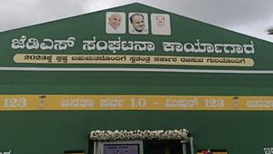ಜೆಡಿಎಸ್ 30 ಸೀಟಿನ ಪಕ್ಷ ಎಂದವರಿಗೆ ಎಚ್‌ಡಿಕೆ ತಿರುಗೇಟು! 