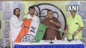 ಮತ್ತೆ ಟಿಎಂಸಿ ಸೇರಿದ ಬಿಜೆಪಿಯ ನಾಲ್ಕನೇ ಶಾಸಕ; ಕೇಸರಿ ಪಕ್ಷಕ್ಕೆ ಶಾಕ್!
