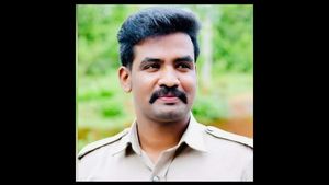  ಮಂಗಳೂರು: ಸಮನ್ಸ್ ನೀಡಲು ಬಂದು ಅಪ್ರಾಪ್ತೆಯನ್ನೇ ಅತ್ಯಾಚಾರ ಮಾಡಿದ ಪೊಲೀಸ್ ಕಾನ್ಸ್‌ಟೆಬಲ್!