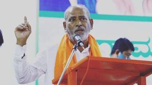 ಬೆಲೆ ಏರಿಕೆ; ಕಾಂಗ್ರೆಸ್‌ ಕಡೆ ಕೈ ತೋರಿಸಿದ ಸಂಗಣ್ಣ ಕರಡಿ! 