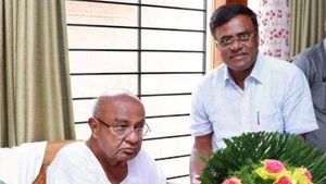 ಜೆಡಿಎಸ್ ಶಾಸಕನ ಜೊತೆ ಬಿಎಸ್‌ವೈ ಮಾತುಕತೆ; ಪಕ್ಷ ಬಿಡಲ್ಲ ಎಂದ ಶಾಸಕ! 