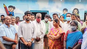 ಶಿಕ್ಷಕರ ದಿನಾಚರಣೆ ವಿಶೇಷ; ಸರ್ಕಾರಿ ಶಾಲೆ ಅಭಿವೃದ್ಧಿಗೊಳಿಸಿದ ಶಿಕ್ಷಕ 