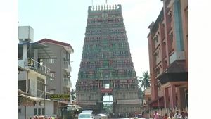 ಶೃಂಗೇರಿಗೆ ರಾಷ್ಟ್ರಪತಿ ಭೇಟಿ: ವ್ಯಾಪಾರ ಮಳಿಗೆ ಮುಚ್ಚಲು ಆದೇಶ; ಜನರ ಆಕ್ರೋಶ