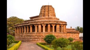 ಕೋವಿಡ್ ಲಸಿಕೆ ದೀಪಾಲಂಕಾರ; ಕರ್ನಾಟಕದ 3 ಸ್ಮಾರಕ ಆಯ್ಕೆ 